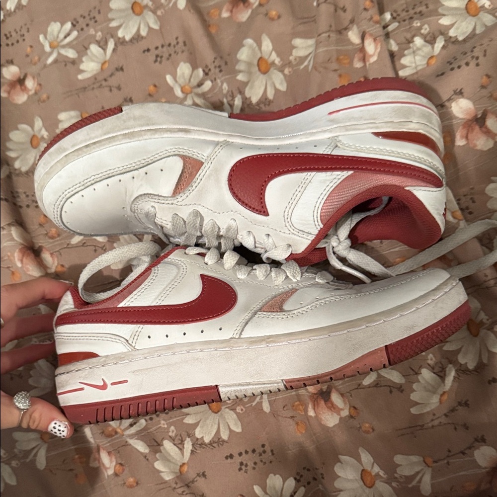 Nike sneakers - Picture 2 of 7